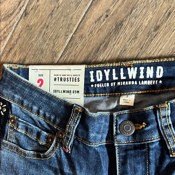 Idyllwind brand new Size 2 Embellished Blue Jeans - Picture 4 of 9